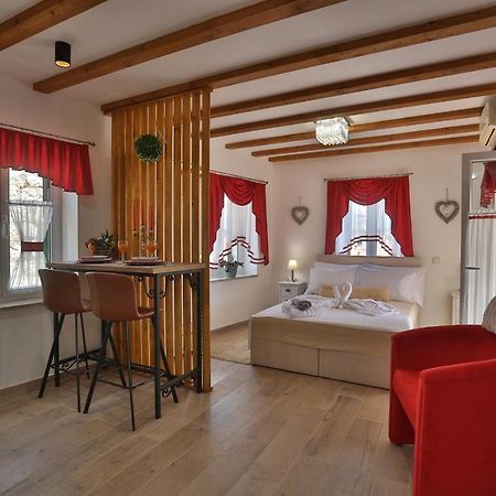 Apartments Angela With Old Town View Сплит Екстериор снимка