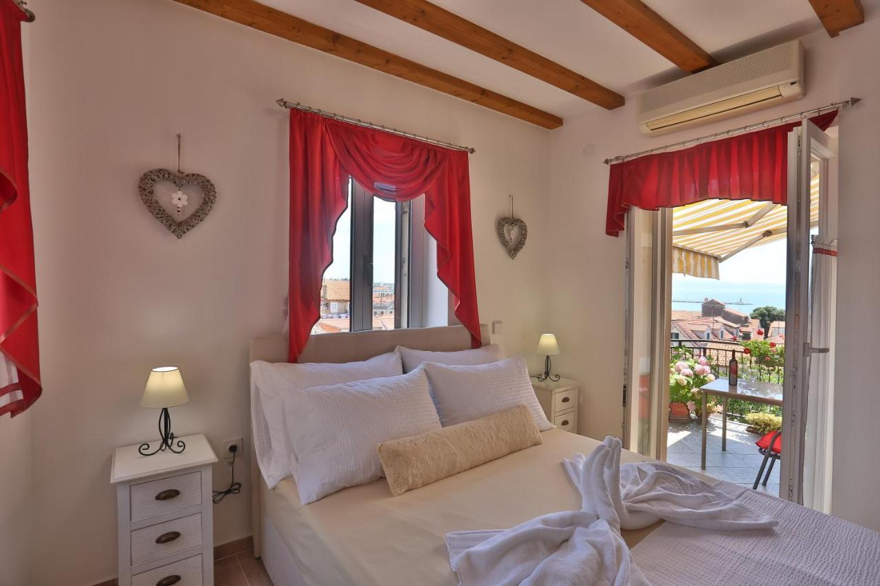 Apartments Angela With Old Town View Сплит Екстериор снимка