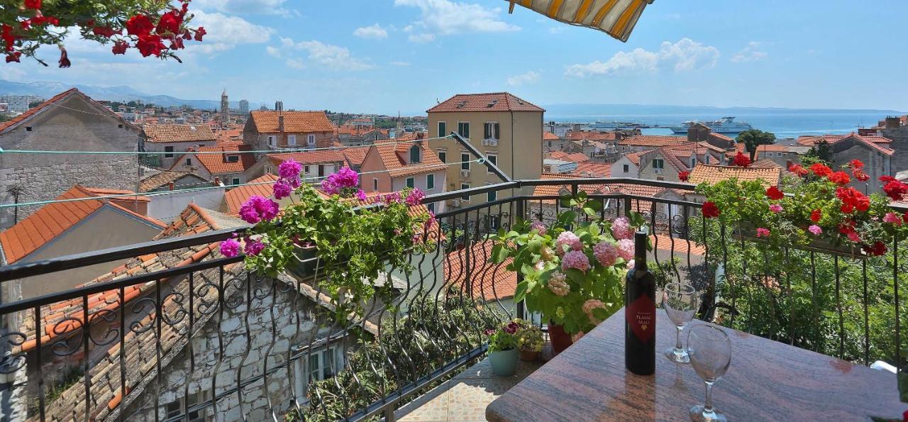 Apartments Angela With Old Town View Сплит Екстериор снимка