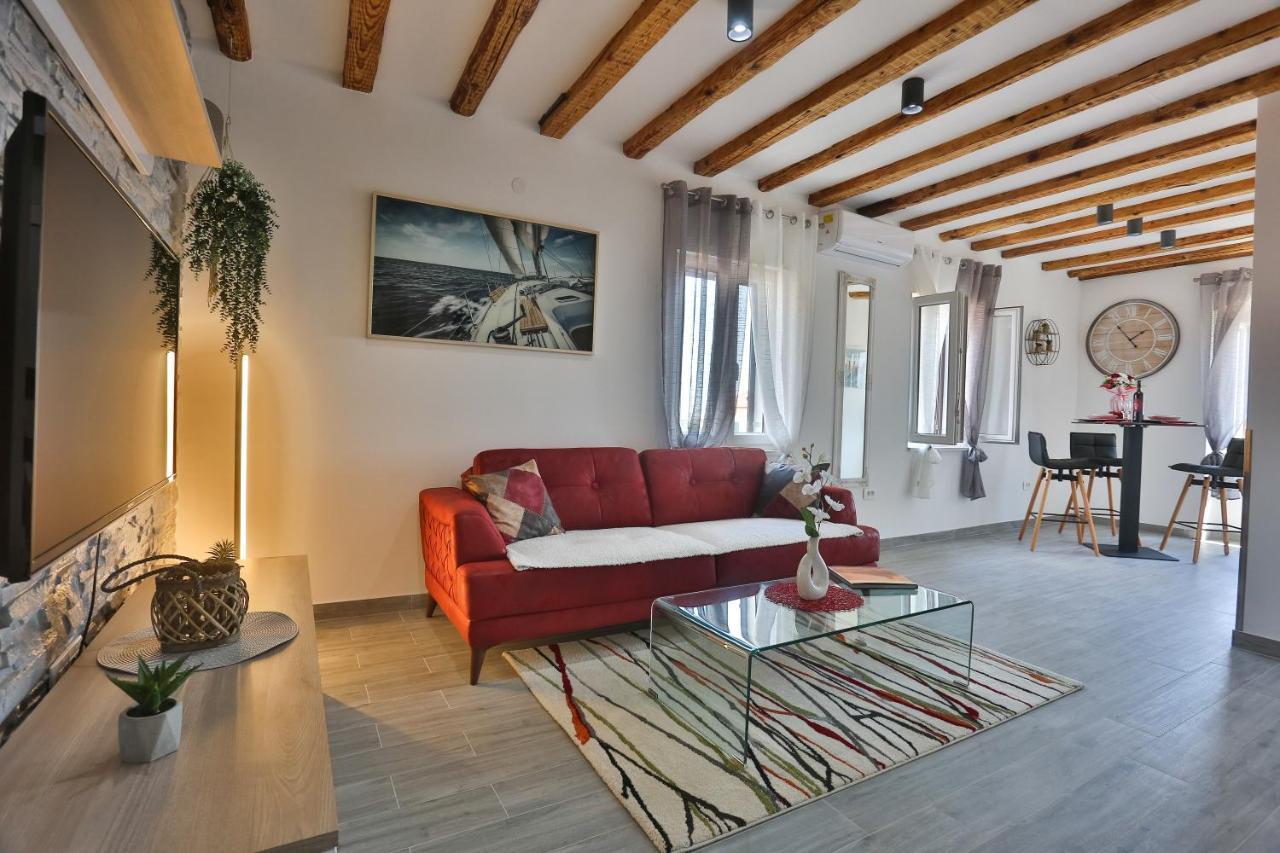 Apartments Angela With Old Town View Сплит Екстериор снимка
