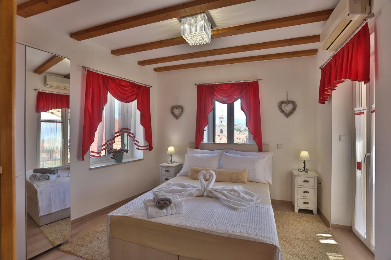 Apartments Angela With Old Town View Сплит Екстериор снимка
