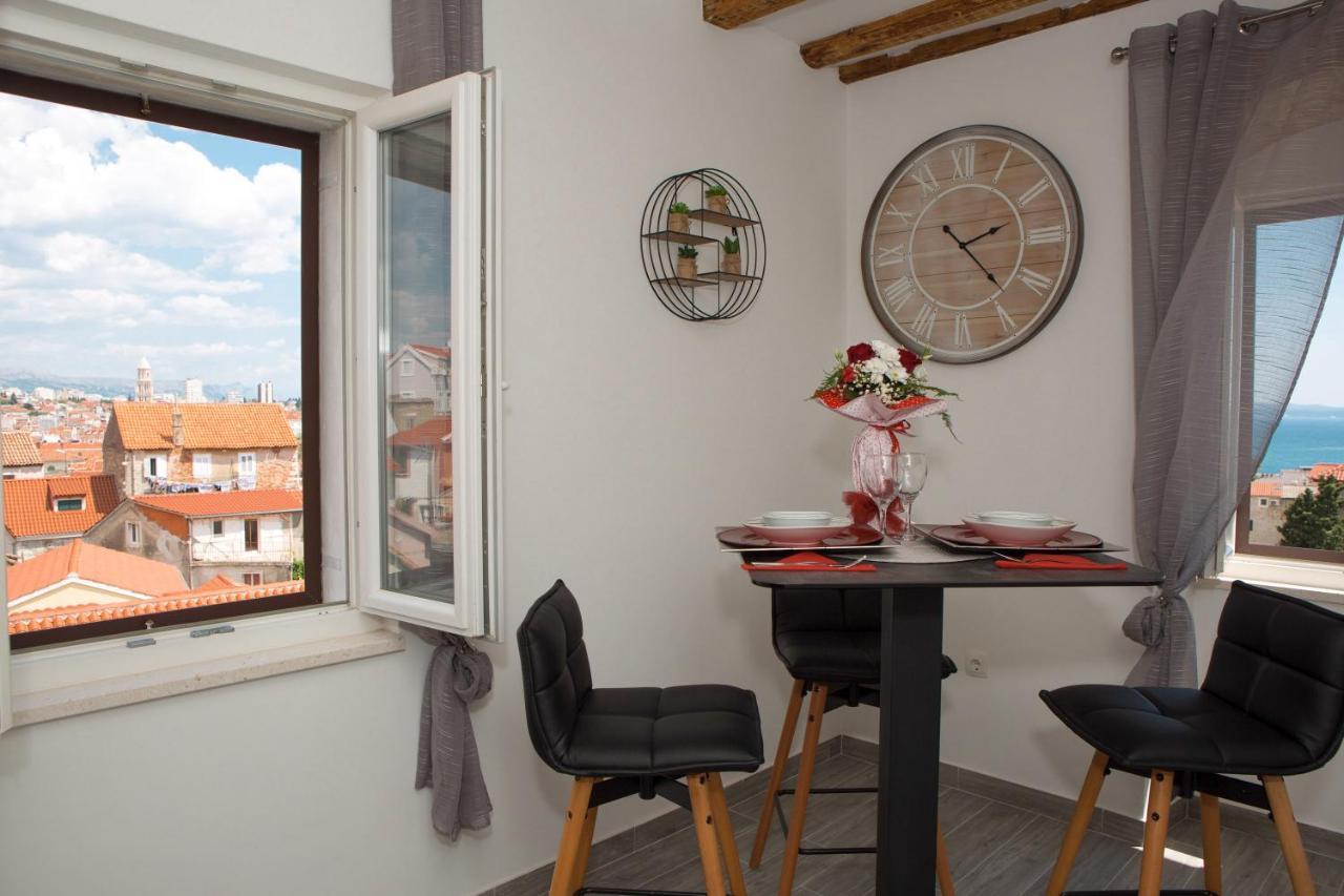 Apartments Angela With Old Town View Сплит Екстериор снимка